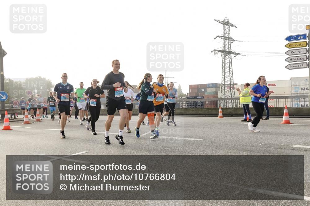 03.10.2026 - Köhlbrandbrückenlauf Michael Burmester http://msf.ph/oto/10766804 03.10.2026 09:22:46 Position 3  meine-sportfotos.de