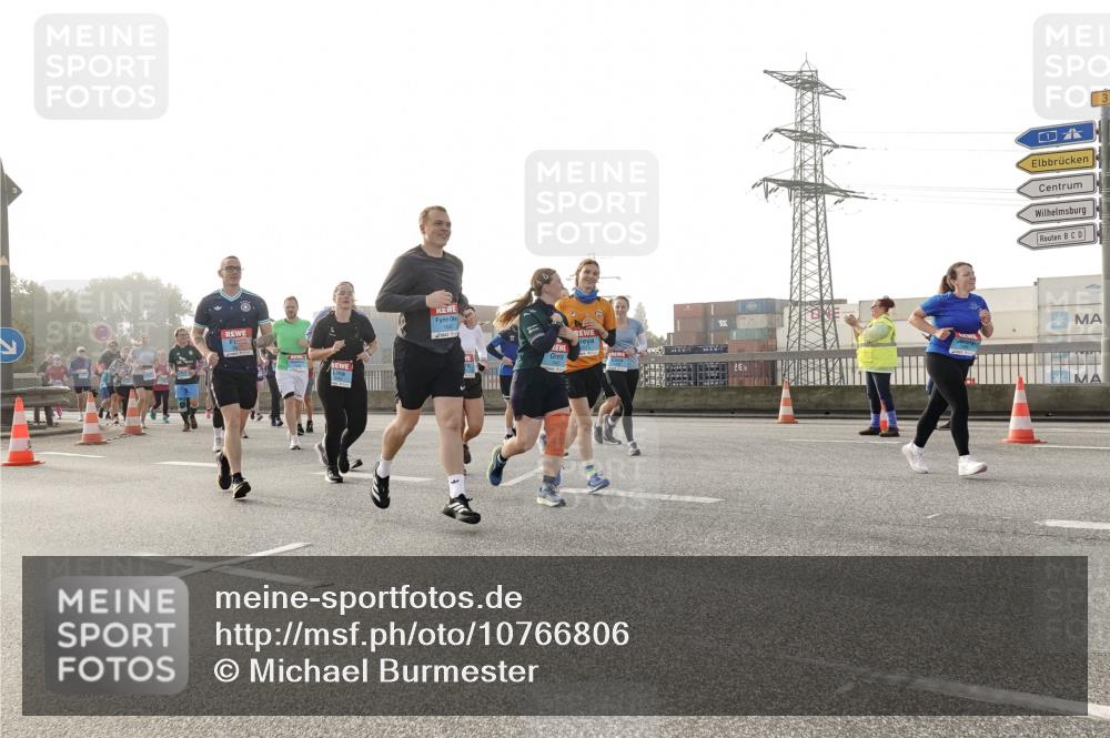 03.10.2026 - Köhlbrandbrückenlauf Michael Burmester http://msf.ph/oto/10766806 03.10.2026 09:22:46 Position 3  meine-sportfotos.de