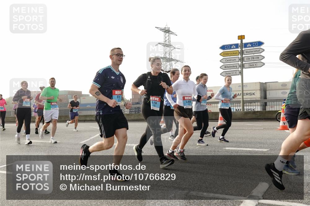 03.10.2026 - Köhlbrandbrückenlauf Michael Burmester http://msf.ph/oto/10766829 03.10.2026 09:22:48 Position 3 305 meine-sportfotos.de