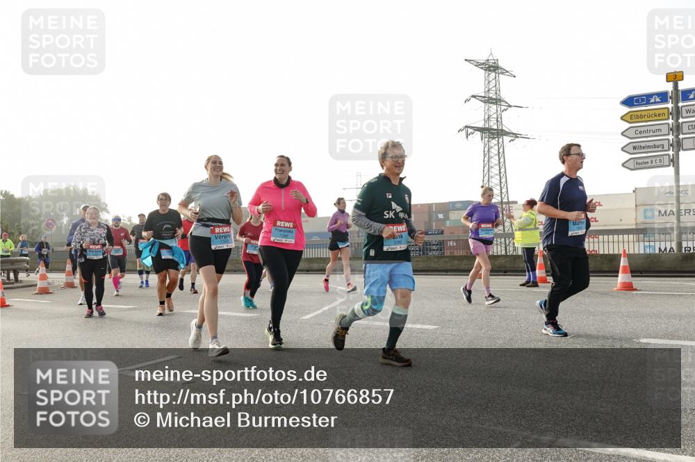 03.10.2026 - Köhlbrandbrückenlauf Michael Burmester http://msf.ph/oto/10766857 03.10.2026 09:22:52 Position 3  meine-sportfotos.de