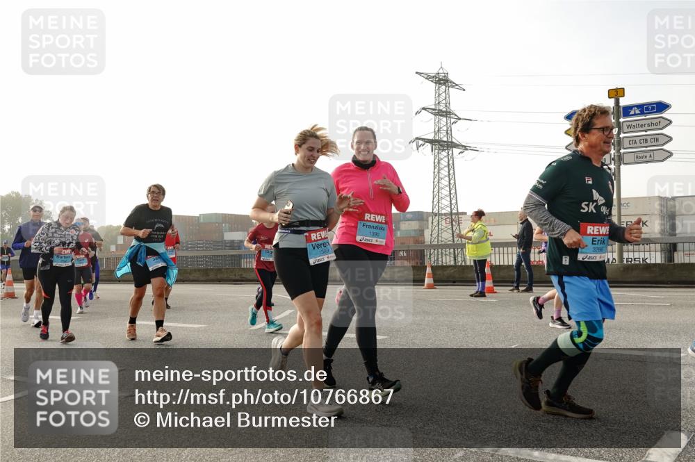 03.10.2026 - Köhlbrandbrückenlauf Michael Burmester http://msf.ph/oto/10766867 03.10.2026 09:22:53 Position 3 1389, 1390, 3286 meine-sportfotos.de