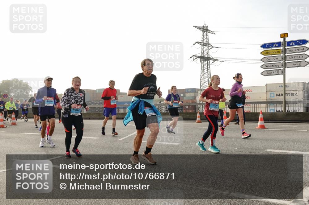 03.10.2026 - Köhlbrandbrückenlauf Michael Burmester http://msf.ph/oto/10766871 03.10.2026 09:22:54 Position 3  meine-sportfotos.de
