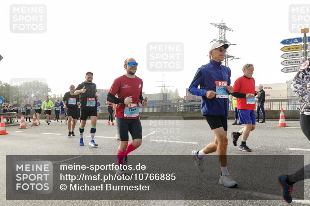 03.10.2026 - Köhlbrandbrückenlauf Michael Burmester http://msf.ph/oto/10766885 03.10.2026 09:22:56 Position 3 1974, 2894 meine-sportfotos.de