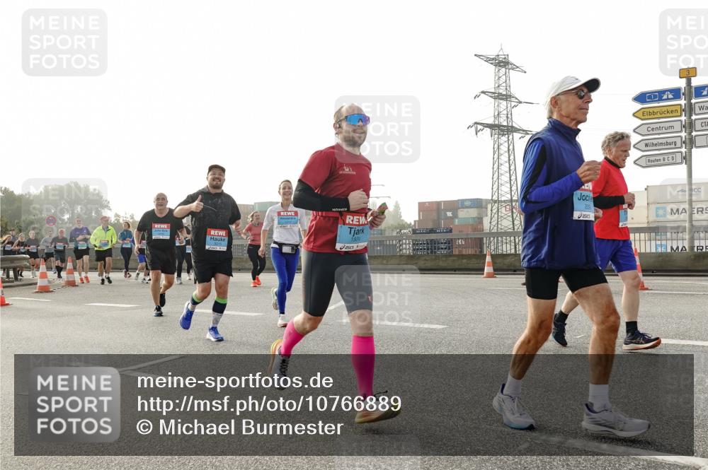 03.10.2026 - Köhlbrandbrückenlauf Michael Burmester http://msf.ph/oto/10766889 03.10.2026 09:22:56 Position 3 229, 1974, 3 meine-sportfotos.de