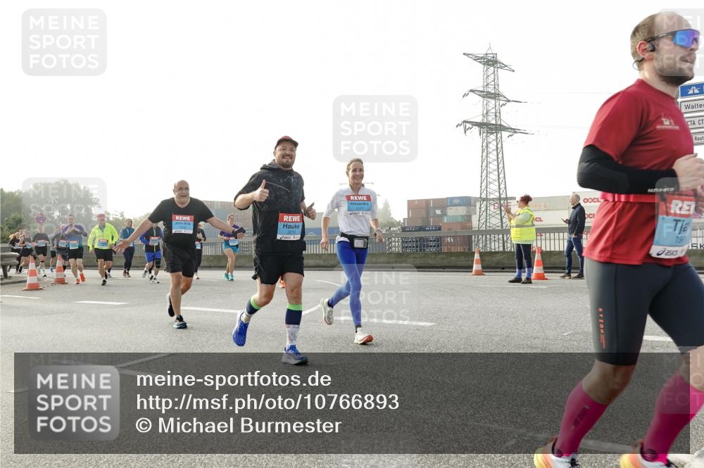 03.10.2026 - Köhlbrandbrückenlauf Michael Burmester http://msf.ph/oto/10766893 03.10.2026 09:22:57 Position 3 1, 1017, 19 meine-sportfotos.de