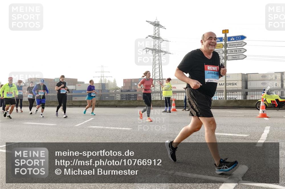 03.10.2026 - Köhlbrandbrückenlauf Michael Burmester http://msf.ph/oto/10766912 03.10.2026 09:22:59 Position 3 3, 1016 meine-sportfotos.de