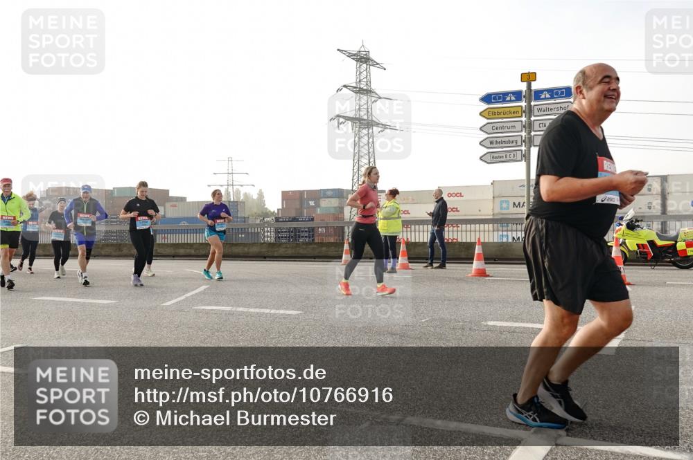 03.10.2026 - Köhlbrandbrückenlauf Michael Burmester http://msf.ph/oto/10766916 03.10.2026 09:22:59 Position 3 3 meine-sportfotos.de