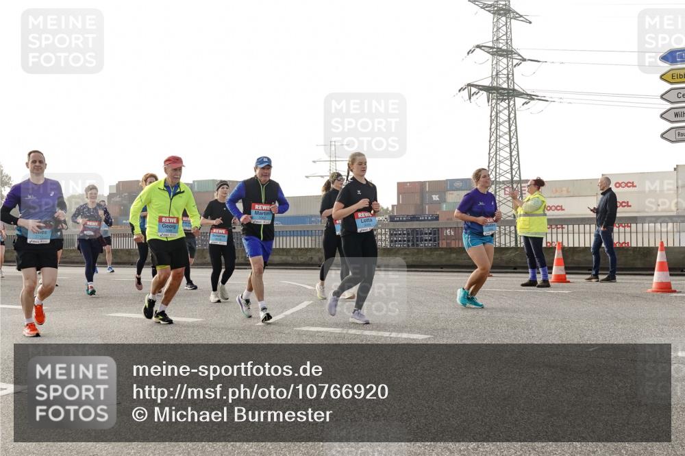 03.10.2026 - Köhlbrandbrückenlauf Michael Burmester http://msf.ph/oto/10766920 03.10.2026 09:23:01 Position 3 2711, 1 meine-sportfotos.de