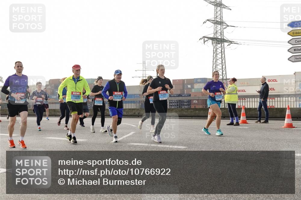 03.10.2026 - Köhlbrandbrückenlauf Michael Burmester http://msf.ph/oto/10766922 03.10.2026 09:23:01 Position 3 1 meine-sportfotos.de