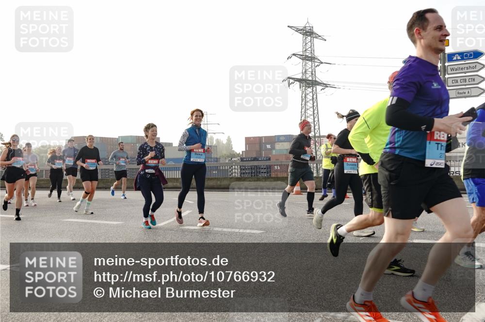 03.10.2026 - Köhlbrandbrückenlauf Michael Burmester http://msf.ph/oto/10766932 03.10.2026 09:23:03 Position 3 27 meine-sportfotos.de