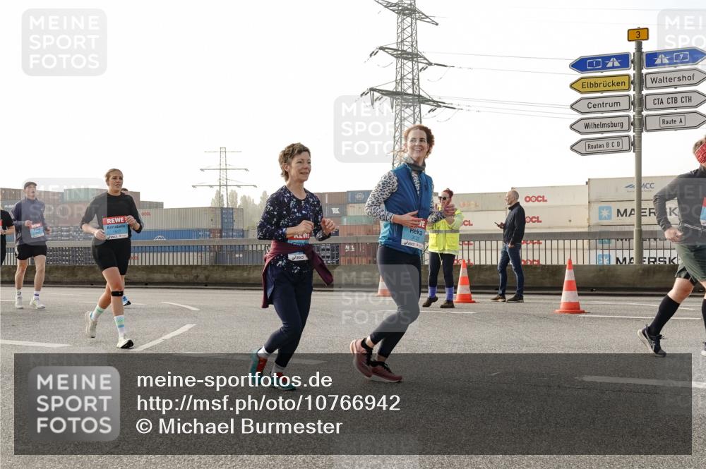 03.10.2026 - Köhlbrandbrückenlauf Michael Burmester http://msf.ph/oto/10766942 03.10.2026 09:23:04 Position 3 1917, 3, 3122 meine-sportfotos.de
