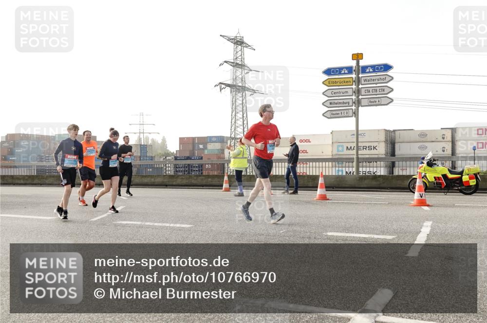 03.10.2026 - Köhlbrandbrückenlauf Michael Burmester http://msf.ph/oto/10766970 03.10.2026 09:23:09 Position 3 3 meine-sportfotos.de