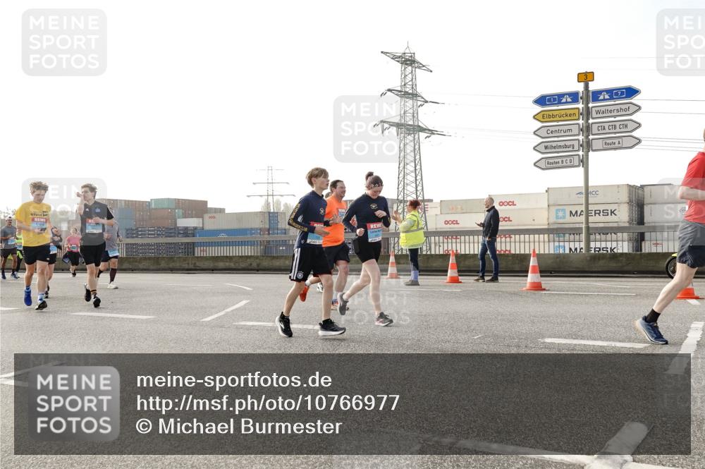03.10.2026 - Köhlbrandbrückenlauf Michael Burmester http://msf.ph/oto/10766977 03.10.2026 09:23:11 Position 3 3 meine-sportfotos.de