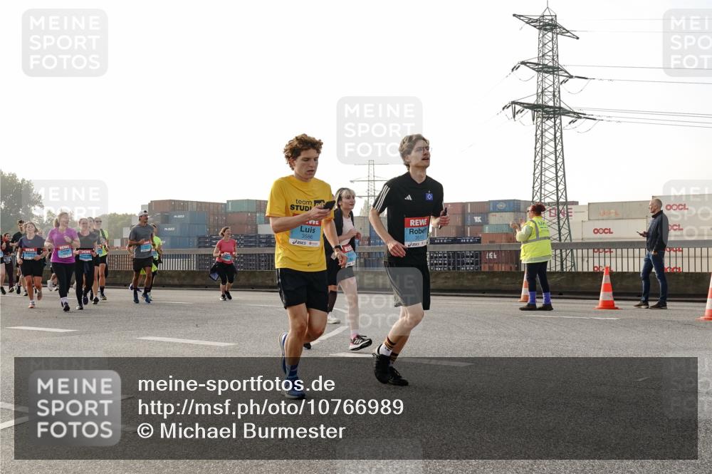 03.10.2026 - Köhlbrandbrückenlauf Michael Burmester http://msf.ph/oto/10766989 03.10.2026 09:23:13 Position 3 3586, 3517 meine-sportfotos.de