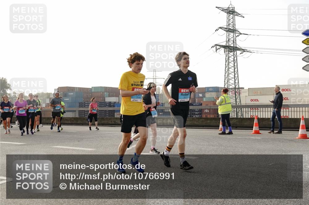 03.10.2026 - Köhlbrandbrückenlauf Michael Burmester http://msf.ph/oto/10766991 03.10.2026 09:23:13 Position 3 3517, 3586 meine-sportfotos.de