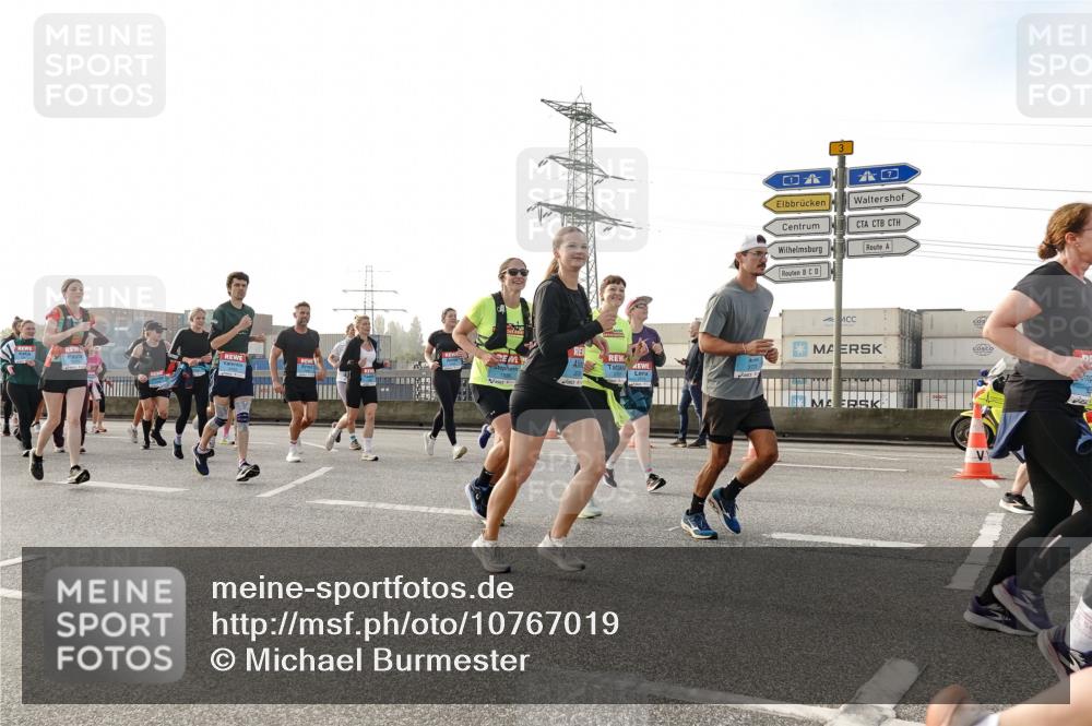 03.10.2026 - Köhlbrandbrückenlauf Michael Burmester http://msf.ph/oto/10767019 03.10.2026 09:23:18 Position 3  meine-sportfotos.de