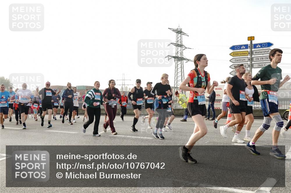 03.10.2026 - Köhlbrandbrückenlauf Michael Burmester http://msf.ph/oto/10767042 03.10.2026 09:23:21 Position 3 3 meine-sportfotos.de