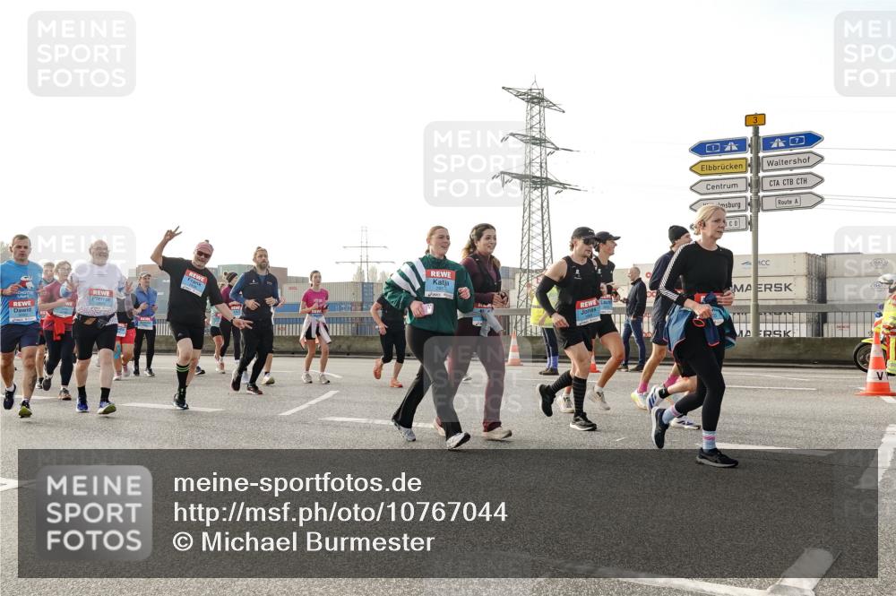 03.10.2026 - Köhlbrandbrückenlauf Michael Burmester http://msf.ph/oto/10767044 03.10.2026 09:23:22 Position 3  meine-sportfotos.de