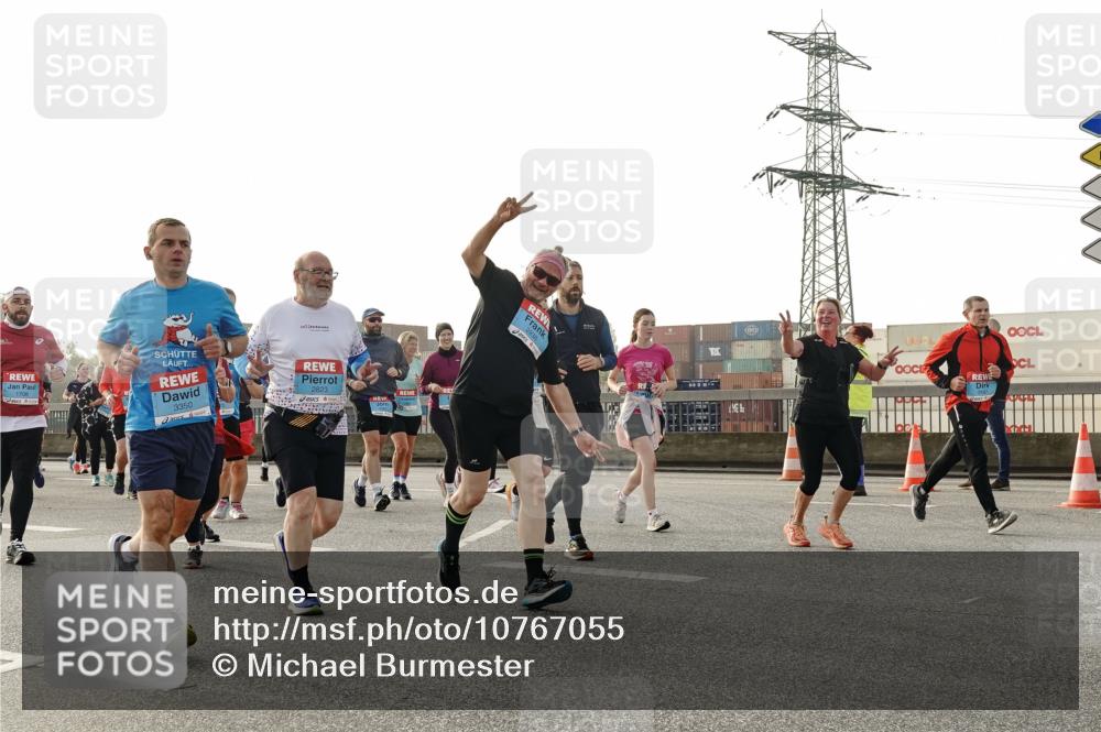 03.10.2026 - Köhlbrandbrückenlauf Michael Burmester http://msf.ph/oto/10767055 03.10.2026 09:23:23 Position 3 1708, 3350, 2823 meine-sportfotos.de