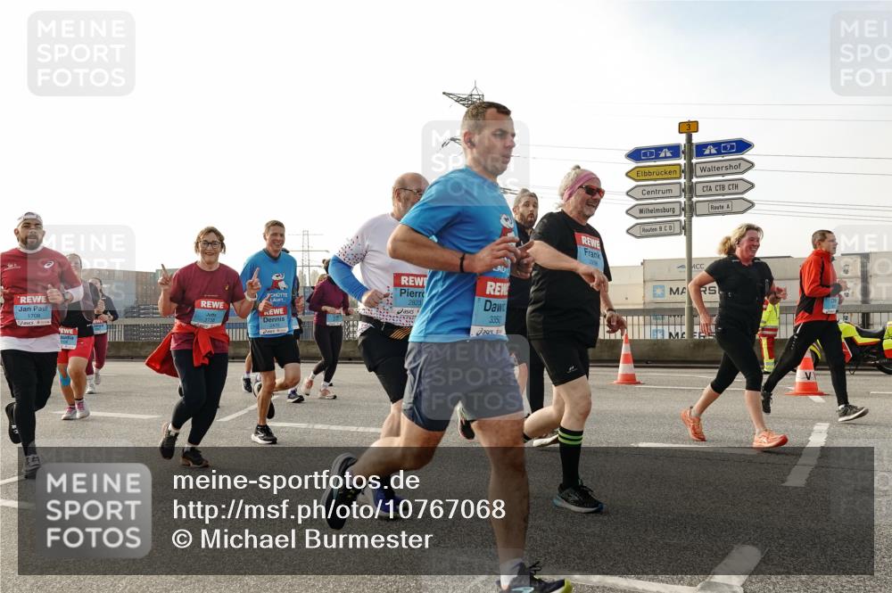 03.10.2026 - Köhlbrandbrückenlauf Michael Burmester http://msf.ph/oto/10767068 03.10.2026 09:23:24 Position 3 1, 3, 2838, 2823, 3350, 3738 meine-sportfotos.de