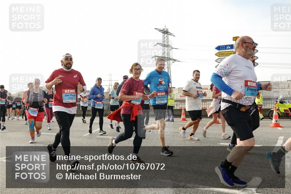 03.10.2026 - Köhlbrandbrückenlauf Michael Burmester http://msf.ph/oto/10767072 03.10.2026 09:23:25 Position 3 1708, 3738, 2470, 2823 meine-sportfotos.de