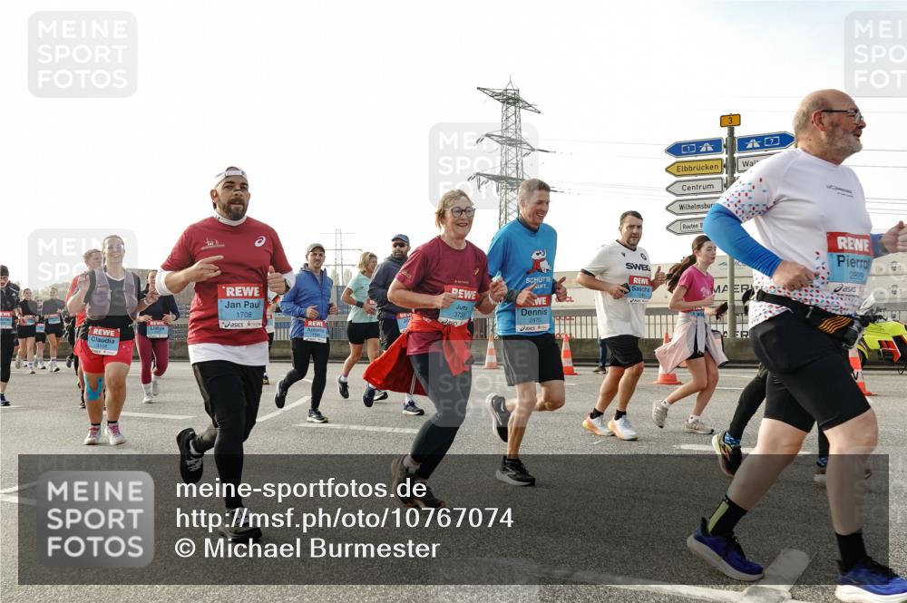 03.10.2026 - Köhlbrandbrückenlauf Michael Burmester http://msf.ph/oto/10767074 03.10.2026 09:23:25 Position 3 1708, 3, 2823, 3738, 2470 meine-sportfotos.de