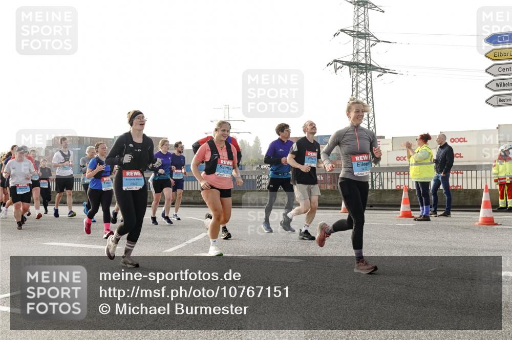 03.10.2026 - Köhlbrandbrückenlauf Michael Burmester http://msf.ph/oto/10767151 03.10.2026 09:23:35 Position 3 2942, 3115, 3473, 1 meine-sportfotos.de