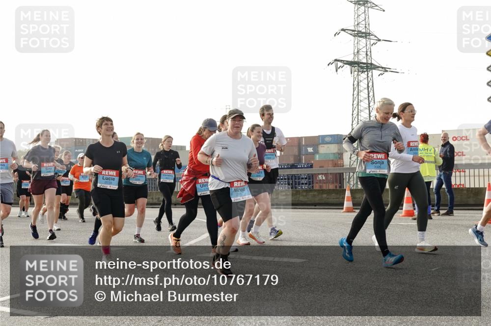 03.10.2026 - Köhlbrandbrückenlauf Michael Burmester http://msf.ph/oto/10767179 03.10.2026 09:23:39 Position 3 584, 2039, 2979, 3326, 2424 meine-sportfotos.de