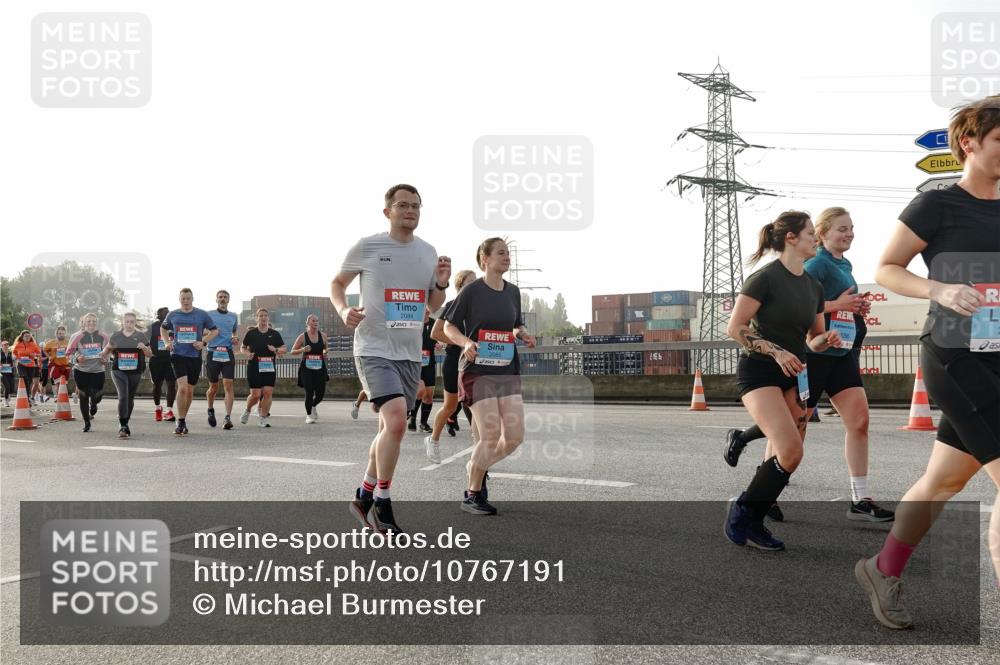 03.10.2026 - Köhlbrandbrückenlauf Michael Burmester http://msf.ph/oto/10767191 03.10.2026 09:23:41 Position 3 2084, 2085, 1 meine-sportfotos.de