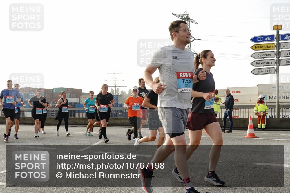 03.10.2026 - Köhlbrandbrückenlauf Michael Burmester http://msf.ph/oto/10767198 03.10.2026 09:23:41 Position 3 2084, 2085 meine-sportfotos.de