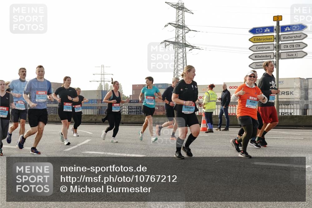 03.10.2026 - Köhlbrandbrückenlauf Michael Burmester http://msf.ph/oto/10767212 03.10.2026 09:23:43 Position 3 021, 1020, 1861, 3, 1970 meine-sportfotos.de