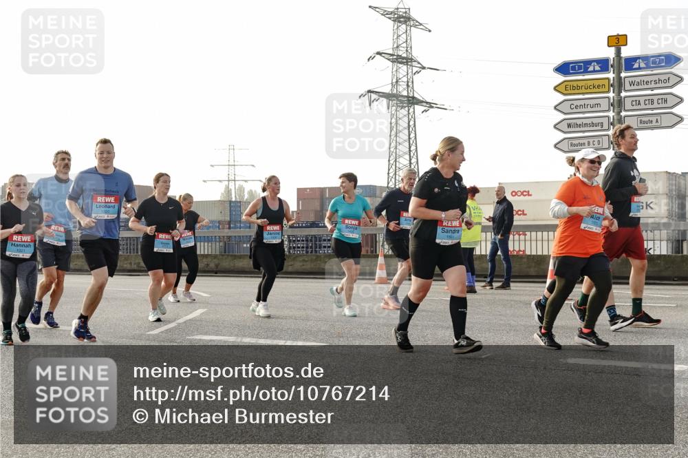 03.10.2026 - Köhlbrandbrückenlauf Michael Burmester http://msf.ph/oto/10767214 03.10.2026 09:23:43 Position 3 102, 1020, 1861, 3 meine-sportfotos.de