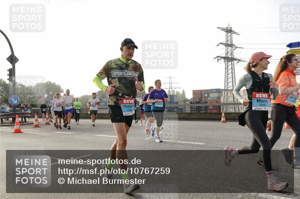 03.10.2026 - Köhlbrandbrückenlauf Michael Burmester http://msf.ph/oto/10767259 03.10.2026 09:23:51 Position 3 1960, 1, 3305, 3201 meine-sportfotos.de