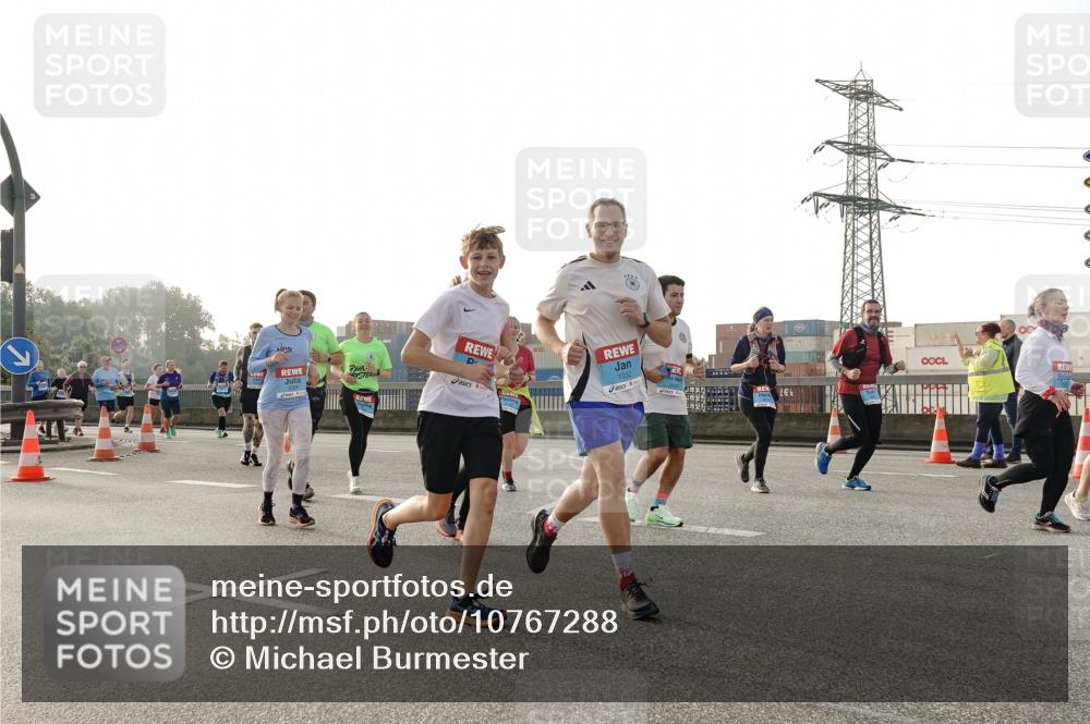 03.10.2026 - Köhlbrandbrückenlauf Michael Burmester http://msf.ph/oto/10767288 03.10.2026 09:23:54 Position 3 1032 meine-sportfotos.de