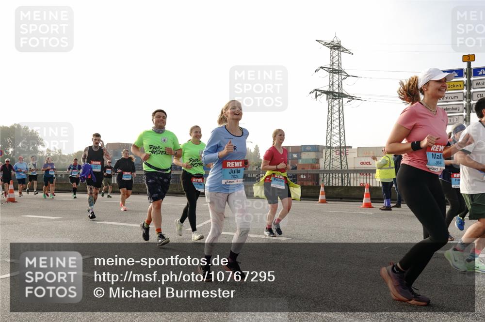 03.10.2026 - Köhlbrandbrückenlauf Michael Burmester http://msf.ph/oto/10767295 03.10.2026 09:23:56 Position 3 2026, 3123, 3644 meine-sportfotos.de