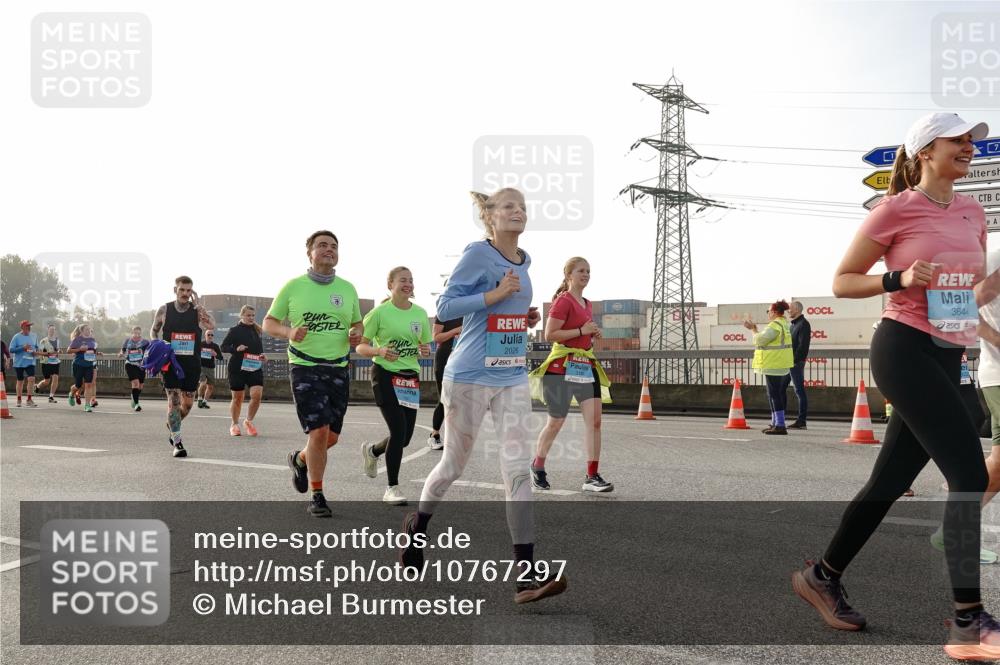 03.10.2026 - Köhlbrandbrückenlauf Michael Burmester http://msf.ph/oto/10767297 03.10.2026 09:23:56 Position 3 20261, 7, 1, 3644 meine-sportfotos.de