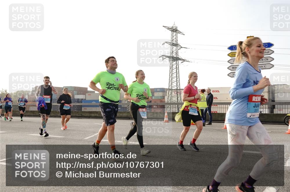 03.10.2026 - Köhlbrandbrückenlauf Michael Burmester http://msf.ph/oto/10767301 03.10.2026 09:23:56 Position 3 7, 1, 2012 meine-sportfotos.de
