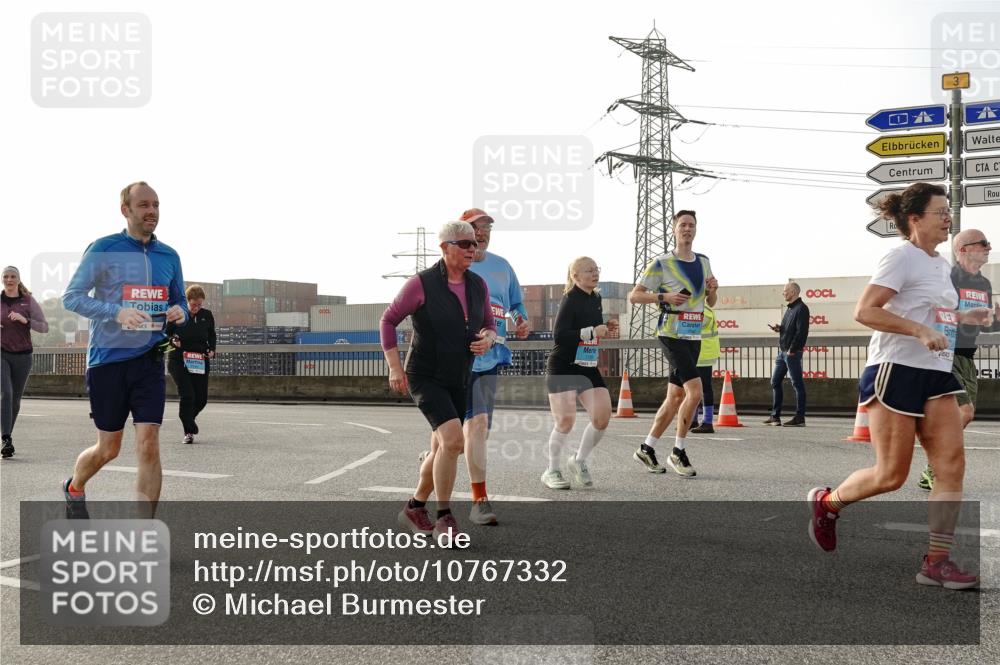 03.10.2026 - Köhlbrandbrückenlauf Michael Burmester http://msf.ph/oto/10767332 03.10.2026 09:24:04 Position 3  meine-sportfotos.de