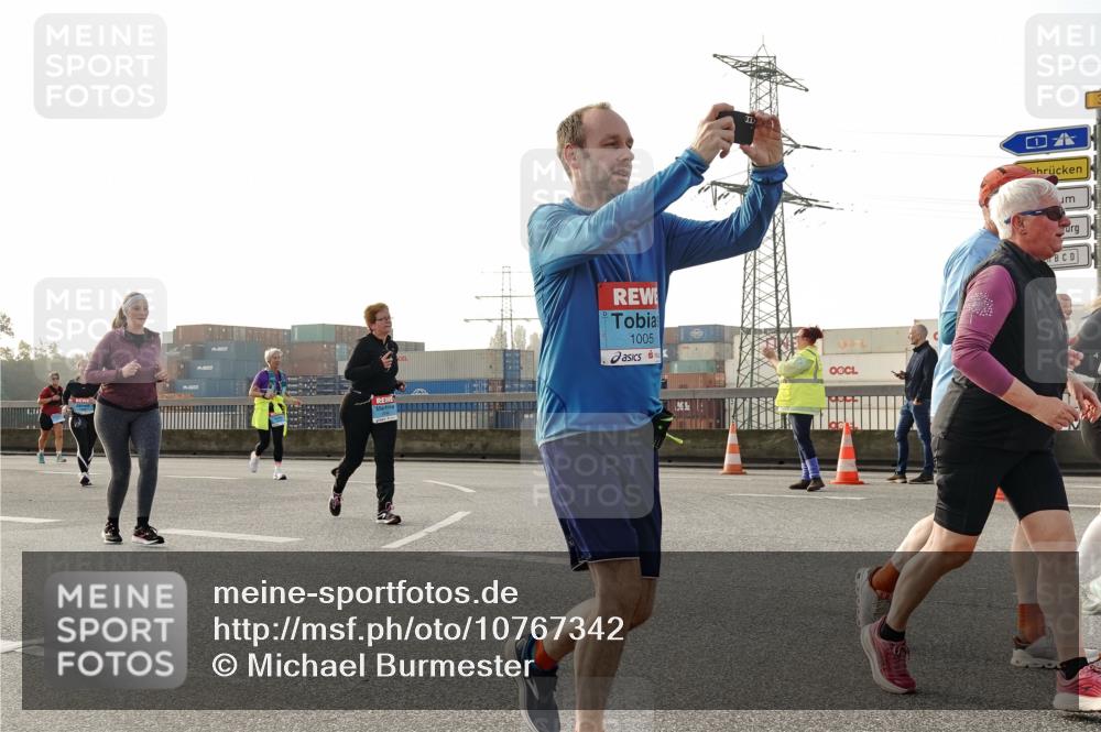 03.10.2026 - Köhlbrandbrückenlauf Michael Burmester http://msf.ph/oto/10767342 03.10.2026 09:24:05 Position 3 1005 meine-sportfotos.de