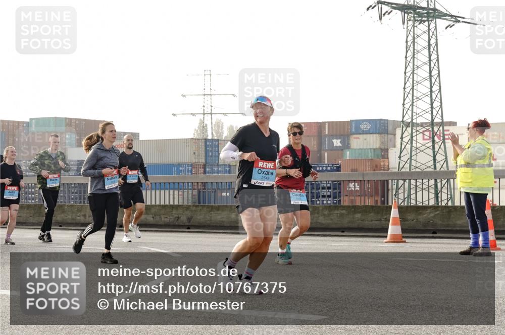 03.10.2026 - Köhlbrandbrückenlauf Michael Burmester http://msf.ph/oto/10767375 03.10.2026 09:24:11 Position 3 199, 1913, 2543, 1951 meine-sportfotos.de