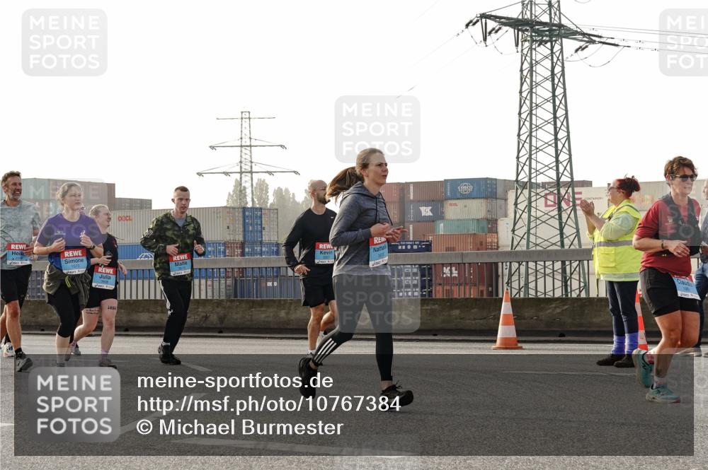 03.10.2026 - Köhlbrandbrückenlauf Michael Burmester http://msf.ph/oto/10767384 03.10.2026 09:24:13 Position 3 1573, 1999, 1913 meine-sportfotos.de