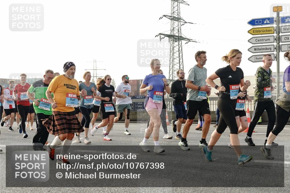03.10.2026 - Köhlbrandbrückenlauf Michael Burmester http://msf.ph/oto/10767398 03.10.2026 09:24:16 Position 3 1463, 3174, 1686, 3470, 2599, 25, 199 meine-sportfotos.de