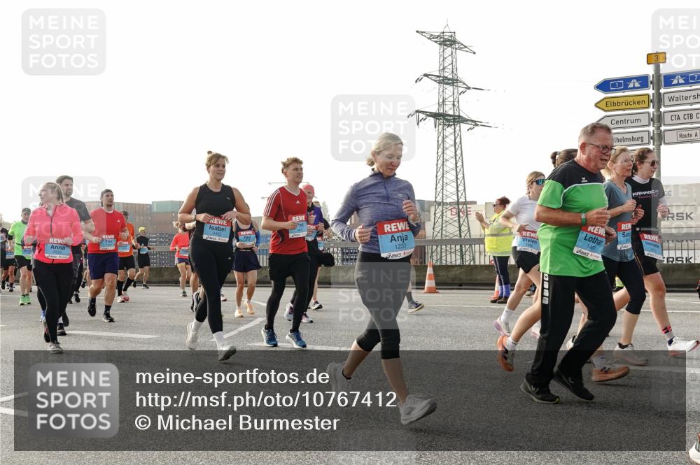 03.10.2026 - Köhlbrandbrückenlauf Michael Burmester http://msf.ph/oto/10767412 03.10.2026 09:24:18 Position 3 3452, 1233, 1463 meine-sportfotos.de