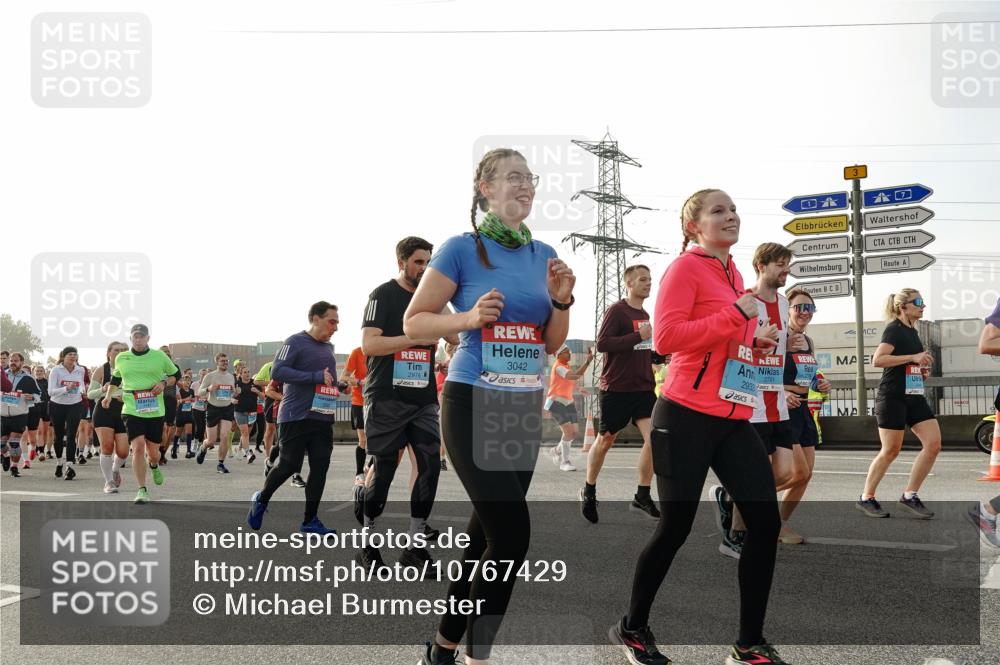 03.10.2026 - Köhlbrandbrückenlauf Michael Burmester http://msf.ph/oto/10767429 03.10.2026 09:24:20 Position 3 2976, 3042, 3, 2761, 293 meine-sportfotos.de