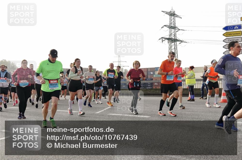 03.10.2026 - Köhlbrandbrückenlauf Michael Burmester http://msf.ph/oto/10767439 03.10.2026 09:24:22 Position 3 3342, 5, 163, 3181 meine-sportfotos.de