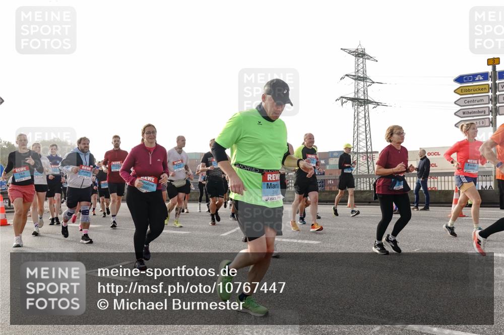 03.10.2026 - Köhlbrandbrückenlauf Michael Burmester http://msf.ph/oto/10767447 03.10.2026 09:24:23 Position 3 3669, 318, 20004, 3482 meine-sportfotos.de