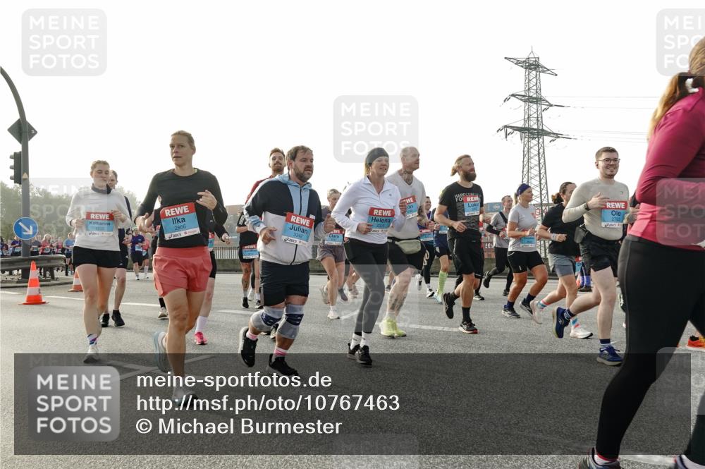 03.10.2026 - Köhlbrandbrückenlauf Michael Burmester http://msf.ph/oto/10767463 03.10.2026 09:24:25 Position 3 1822, 2866, 3342 meine-sportfotos.de