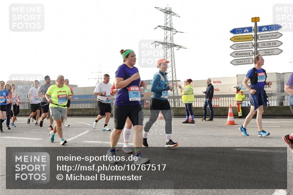 03.10.2026 - Köhlbrandbrückenlauf Michael Burmester http://msf.ph/oto/10767517 03.10.2026 09:24:32 Position 3 2031, 2946, 3, 4, 3406 meine-sportfotos.de