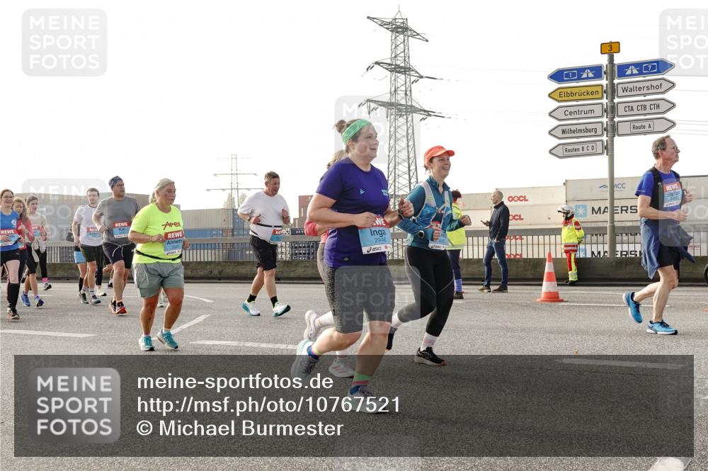 03.10.2026 - Köhlbrandbrückenlauf Michael Burmester http://msf.ph/oto/10767521 03.10.2026 09:24:32 Position 3 2946, 3, 3406 meine-sportfotos.de
