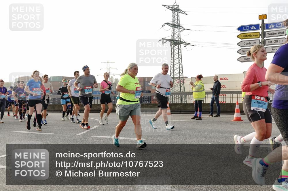 03.10.2026 - Köhlbrandbrückenlauf Michael Burmester http://msf.ph/oto/10767523 03.10.2026 09:24:33 Position 3 3, 3593 meine-sportfotos.de